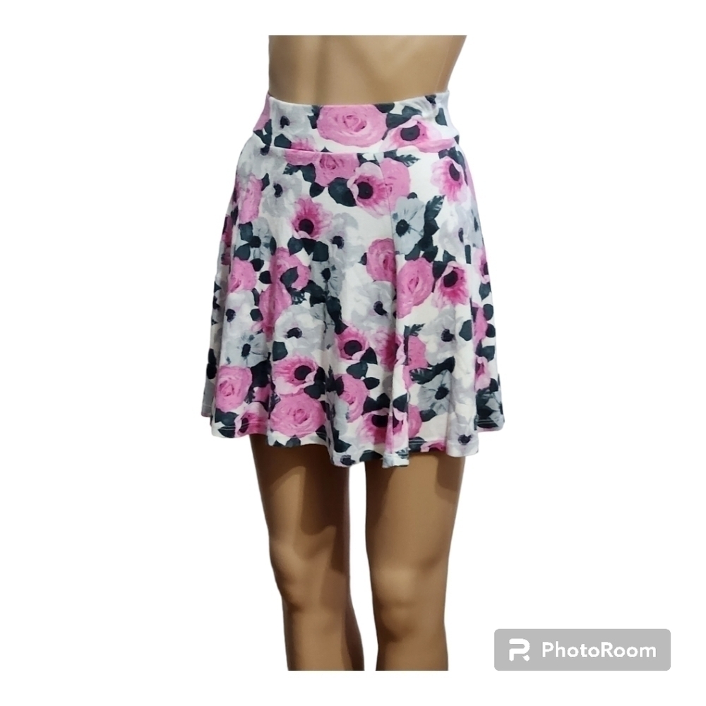 ❤2/15❤H&M Floral Circle Skater Mini Skirt